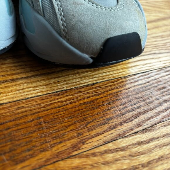 Yeezy Boost 700 V2 Hospital Blue Size 6.5 - Picture 15 of 15